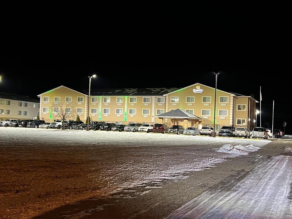Quality Inn & Suites Wisconsin Dells Downtown - Waterparks Area Ngoại thất bức ảnh