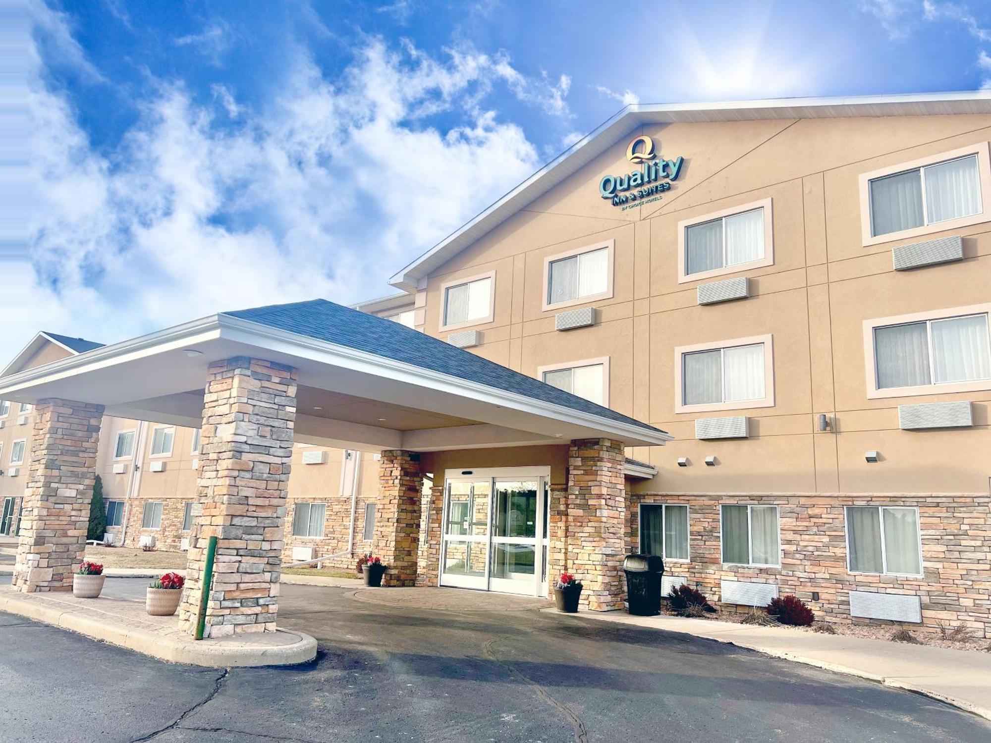 Quality Inn & Suites Wisconsin Dells Downtown - Waterparks Area Ngoại thất bức ảnh