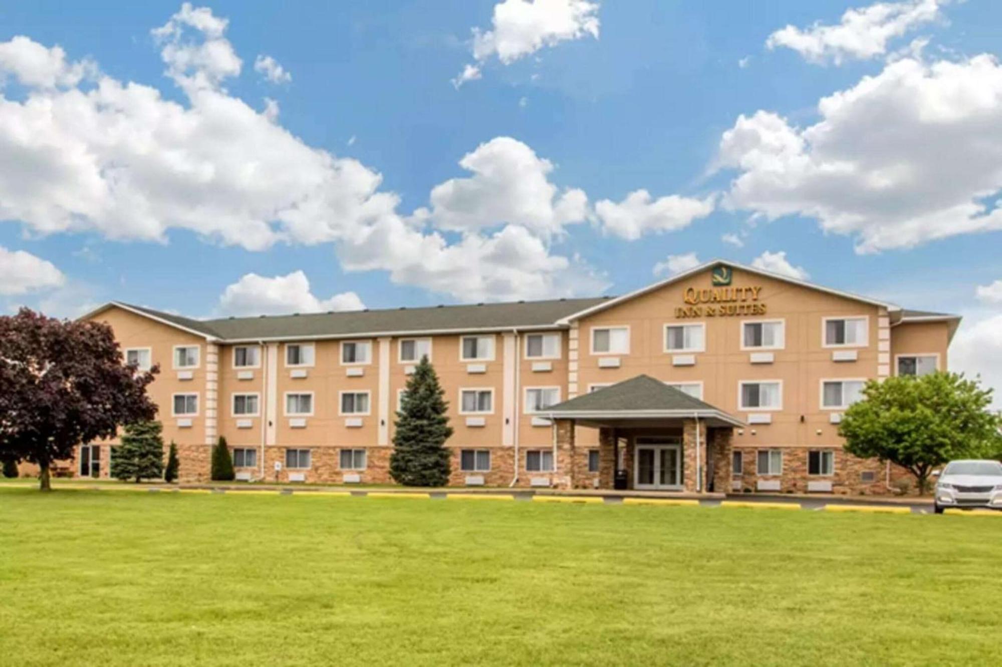Quality Inn & Suites Wisconsin Dells Downtown - Waterparks Area Ngoại thất bức ảnh